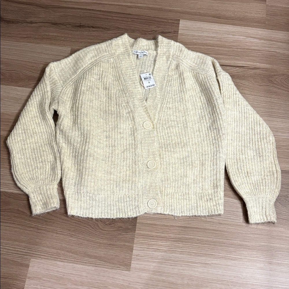 NWT!  Cream Knit Cardigan V-neck Sweater Size Small